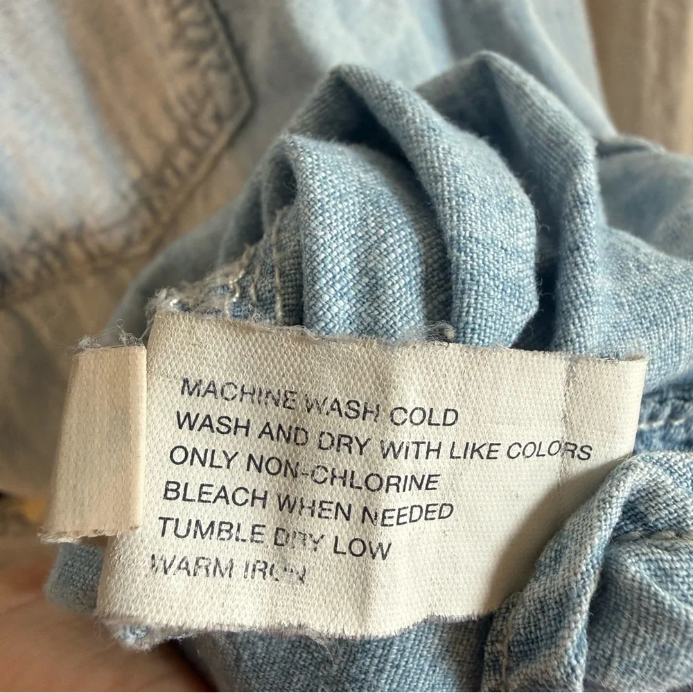 Gap half-button, 100% cotton chambray long sleeve shirt - Picture 4 of 5